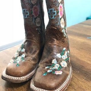 Maci Bean Cowgirl Boots